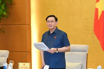 Chủ tịch Quốc hội Vương Đình Huệ phát biểu tại phiên họp. (Ảnh: DUY LINH)
