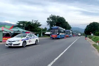 Trong suốt quá trình đi về Bình Thuận, xe không dừng đỗ dọc đường. (Ảnh: Cộng tác viên)