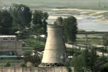 Một tháp làm mát tại tổ hợp hạt nhân Yongbyon ở Triều Tiên. Ảnh: AFP/TTXVN
