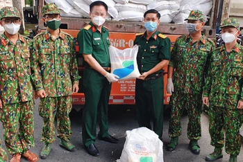 90 tấn gạo hỗ trợ nhân dân TP Hồ Chí Minh vượt khó chống dịch