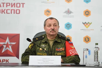 Thiếu tướng Aleksandr Peryazev, Phó cục trưởng Cục Quân huấn Các lực lượng vũ trang Liên bang Nga, Trưởng ban Trọng tài Army Games 2021. Ảnh: TRỌNG HẢI