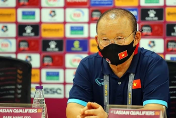 HLV Park Hang-seo cho rằng, tuyển Việt Nam đã có thể ghi thêm bàn trước Saudi Arabia. (Ảnh: VFF)