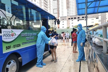 Giao hàng bằng xe buýt đang được triển khai khắp địa bàn TP Hồ Chí Minh.