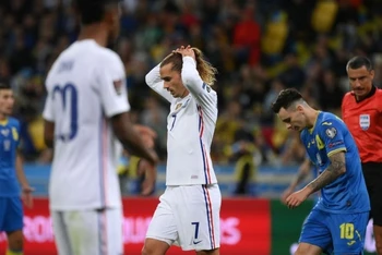 Đã 5 trận liên tiếp, Pháp vẫn chưa biết đến chiến thắng. (Ảnh: ESPN)