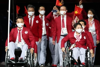 Đoàn thể thao Việt Nam diễu hành tại Lễ khai mạc Paralympic Tokyo 2020 ở Tokyo (Nhật Bản) hôm 24/8. (Ảnh: Getty)