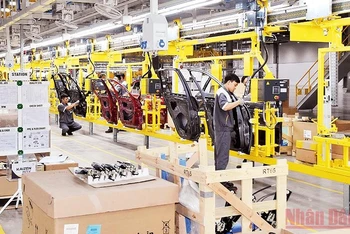 Sản xuất ô-tô tại nhà máy Công ty TNHH Sản xuất và Kinh doanh VinFast, Khu công nghiệp Ðình Vũ (Hải Phòng).
