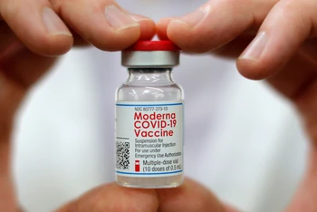 Nếu chỉ tiêm một liều vaccine Moderna thì hiệu lực bảo vệ chung của vaccine (1-108 ngày) đạt 80%. (Ảnh minh họa) 