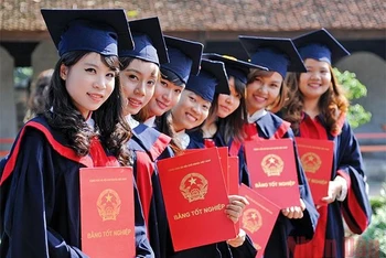Giáo dục và đào tạo cùng với khoa học và công nghệ là quốc sách hàng đầu, là động lực then chốt phát triển đất nước Việt Nam. (Ảnh minh họa)