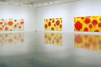 Series tranh "A Scattering of Blossoms" của Cy Twombly. (Ảnh: Gagosian)