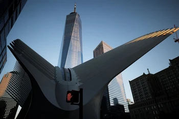 Hình ảnh tòa tháp của Trung tâm Thương mại thế giới trong ngày 11/9/2021. (Ảnh: Reuters)