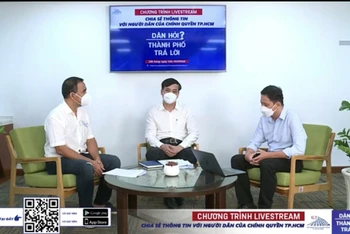 Quang cảnh chương trình Livestream "Dân hỏi - Thành phố trả lời" tối 13/9.