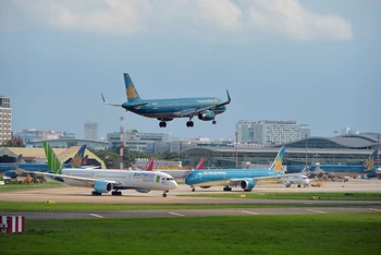 Máy bay tại sân bay Tân Sơn Nhất (Ảnh minh họa).