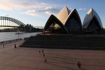 Lệnh giới nghiêm tại các điểm nóng dịch Covid-19 ở Sydney sẽ được dỡ bỏ từ đêm nay. (Ảnh: Reuters)