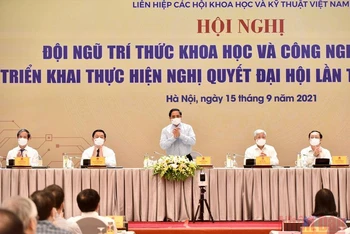 Thủ tướng Phạm Minh Chính tham dự Hội nghị “Đội ngũ trí thức khoa học và công nghệ Việt Nam triển khai thực hiện Nghị quyết Đại hội lần thứ XIII của Đảng”.