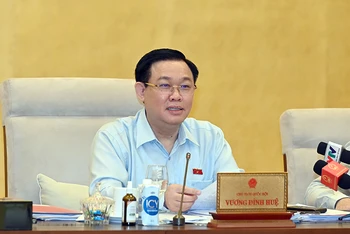 Chủ tịch Quốc hội Vương Đình Huệ phát biểu ý kiến tại cuộc họp. (Ảnh: Duy Linh)