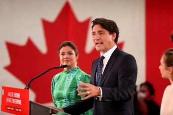 Thủ tướng Trudeau phát biểu trước người ủng hộ đảng Tự do tại Montreal, Quebec, Canada, ngày 21/9. (Ảnh: Reuters)