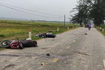 Hiện trường vụ tai nạn khiến 5 người tử vong.