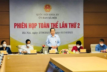 Đồng chí Trần Thanh Mẫn, Ủy viên Bộ Chính trị, Phó Chủ tịch Thường trực Quốc hội phát biểu chỉ đạo phiên họp.