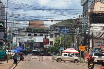 Các biện pháp phong tỏa và hạn chế đi lại tại Thủ đô Vientiane đang được áp dụng đến hết ngày 30/9. (Ảnh: Xuân Sơn)