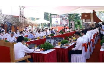Các đại biểu dự hội thảo tại điểm cầu Tỉnh ủy Thái Nguyên được tổ chức tại nơi ra đời cơ sở Đảng đầu tiên của tỉnh. 