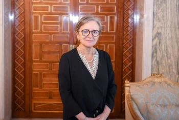 Bà Najla Bouden Romdhane trong cuộc họp với Tổng thống Kais Saied, tại Tunis, ngày 29/9. (Ảnh: Reuters)