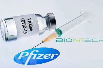 Vaccine ngừa Covid-19 của Pfizer. (Ảnh: AFP/TTXVN)