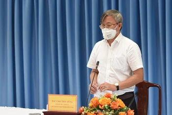Chủ tịch UBND tỉnh Đồng Nai Cao Tiến Dũng kêu gọi công nhân ở lại khôi phục sản xuất.