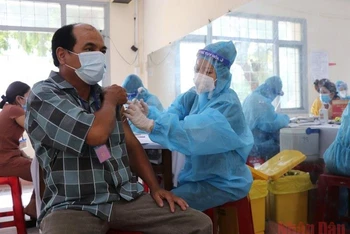 Thành phố Tuy Hòa tiếp tục chiến dịch tiêm vaccine phòng dịch Covid-19.