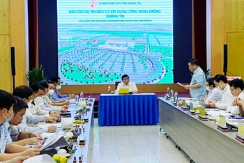 Buổi họp thẩm định chủ trương đầu tư cảng hàng không Quảng Trị.