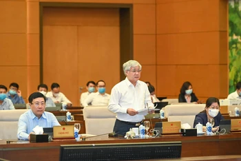 Chủ tịch Ủy ban Trung ương MTTQ Việt Nam Đỗ Văn Chiến phát biểu tại phiên họp. (Ảnh: Duy Linh)