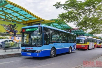 Xe buýt tại Hà Nội được đề xuất hoạt động trở lại.