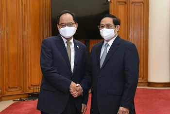 Thủ tướng Phạm Minh Chính và Đại sứ Hàn Quốc tại Việt Nam Park Noh Wan.