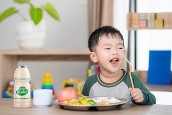 Ăn uống khoa học giúp trẻ khỏe mạnh, có sức đề kháng tốt.