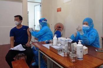 Đến nay, Khánh Hòa đã có hơn 94% số người từ 18 tuổi trở lên được tiêm vaccine phòng Covid-19.