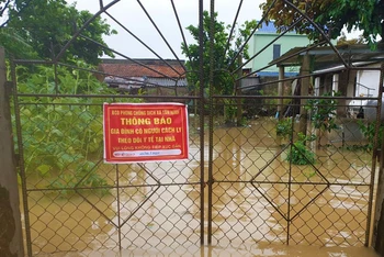 Ca cách ly tại nhà ở huyện Quảng Ninh (Quảng Bình) giữa mưa lũ vẫn bảo đảm an toàn.