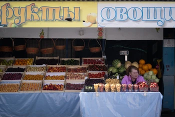 Một cửa hàng bán hoa quả tại thành phố Ufa (LB Nga)