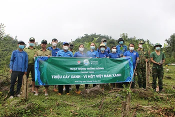 Tuổi trẻ Quảng Ngãi hưởng ứng Chương trình Triệu cây xanh - Vì một Việt Nam xanh.