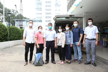 Đoàn công tác Bệnh viện Chợ Rẫy trước khi lên đường đi hỗ trợ tỉnh Đắk Lắk.