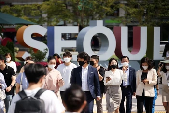 Thủ đô Seoul đang dần trở lại nhịp sống bình thường. (Ảnh: Reuters)