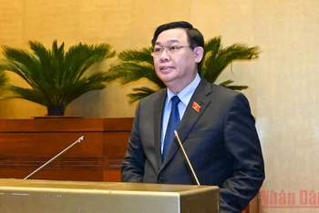Đồng chí Vương Đình Huệ, Ủy viên Bộ Chính trị, Bí thư Đảng đoàn Quốc hội, Chủ tịch Quốc hội, phát biểu tại hội nghị.