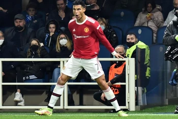 Ronaldo lại "cứu" Manchester United. (Ảnh: Getty Images)