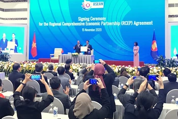 Hiệp định RCEP chính thức được ký kết ngày 15/11/2020 trong khuôn khổ Hội nghị cấp cao ASEAN lần thứ 37 tại Hà Nội. (Ảnh: TTXVN)