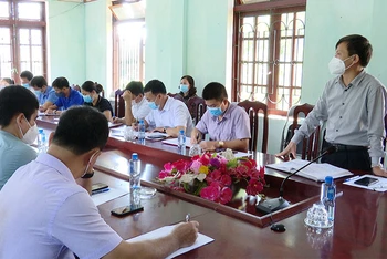 Huyện Phù Yên họp khẩn tại xã Mường Do về 2 trường hợp F0 tại bản Bãi Lươn.