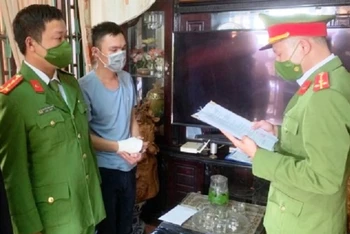 Công an công bố quyết định khởi tố, bắt tam giam đối tượng Phạm Duy Khánh.