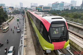 Chạy thử tàu điện dự án đường sắt Nhổn - Ga Hà Nội đoạn trên cao.