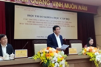 Đồng chí Nguyễn Xuân Thắng phát biểu tại Hội thảo.