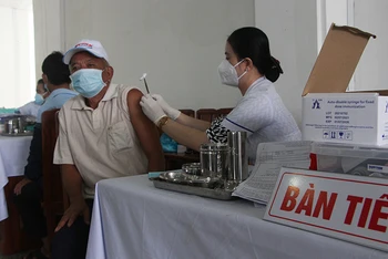 Hơn 94% dân số tỉnh Hậu Giang từ 18 tuổi trở lên được tiêm ít nhất mũi 1 vaccine phòng Covid-19.