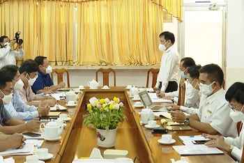Tổng Giám đốc Tổng công ty Điện lực miền nam Nguyễn Phước Đức và đoàn công tác làm việc với UBND tỉnh Vĩnh Long nhằm tháo gỡ những khó khăn vướng mắc trong triển khai thực hiện các dự án lưới điện trên địa bàn tỉnh.