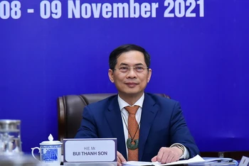 Bộ trưởng Ngoại giao Bùi Thanh Sơn tham dự Hội nghị liên Bộ trưởng Ngoại giao – Kinh tế APEC lần thứ 32. (Ảnh: Bộ Ngoại giao)