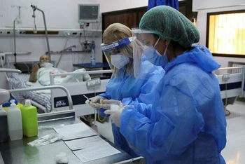 Bệnh viện điều trị bệnh nhân Covid-19 tại Syria. Ảnh: REUTERS.